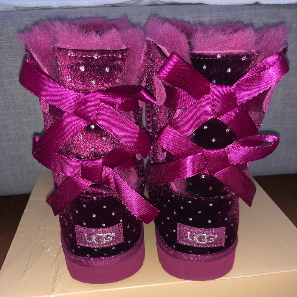 SOLD // BRAND NEW UGGS 💗